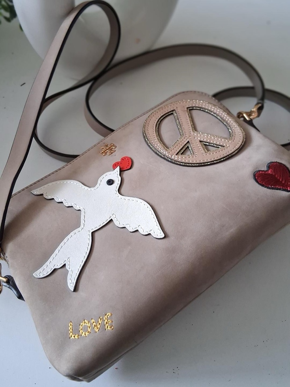 TORY BURCH PEACE LOVE CROSSBODY BAG EXC CONDITION - Picture 8 of 12